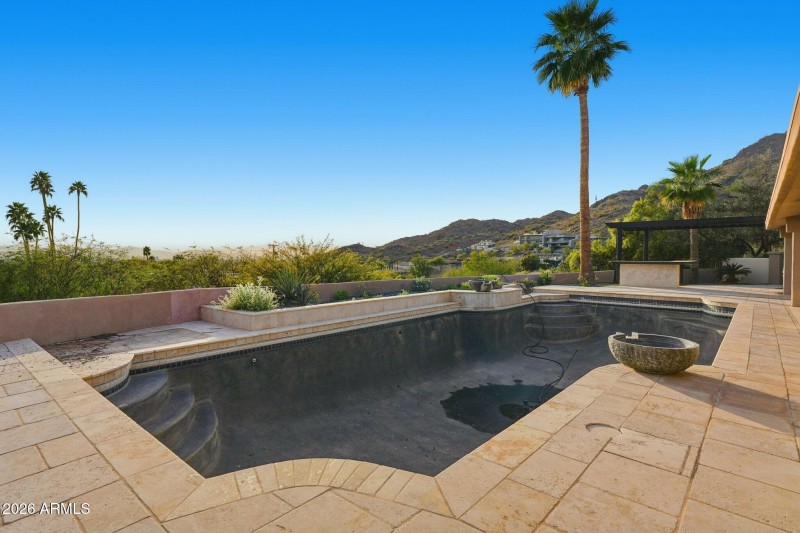 032_Pool Views