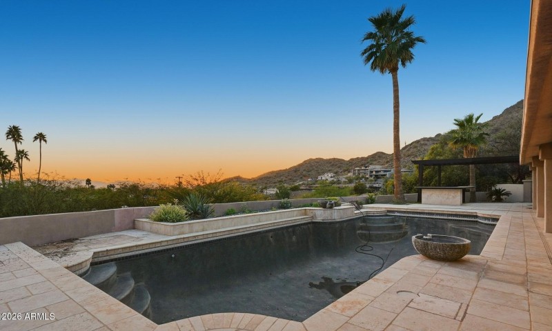 043_Twilight Pool Views