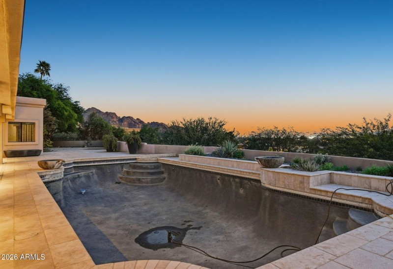 044_Twilight Pool Views
