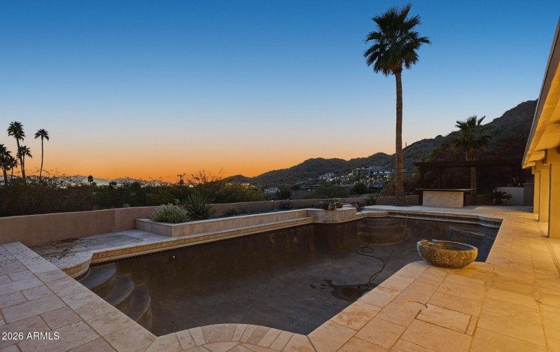 046_Twilight Pool Views