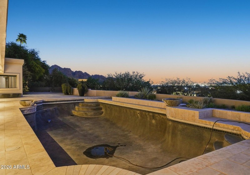 047_Twilight Pool Views
