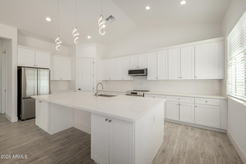 13 Sunland