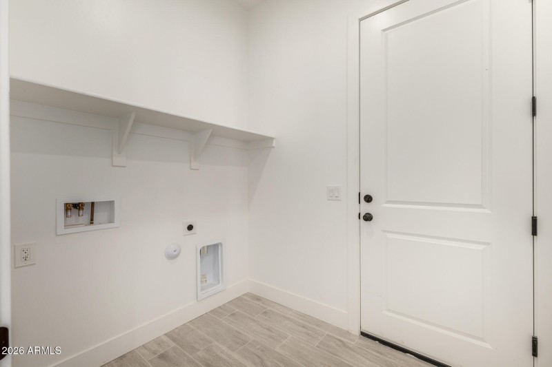 32 Sunland
