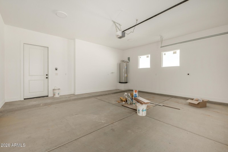 33 Sunland