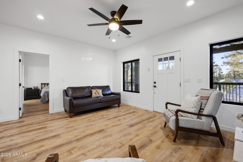 2225RoundaboutWay-HeberOvergaard-AZ-13