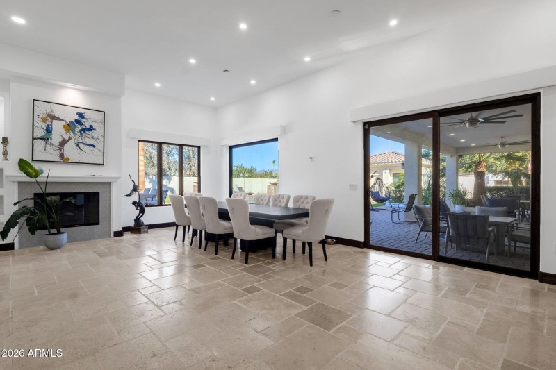 Breakfast room
