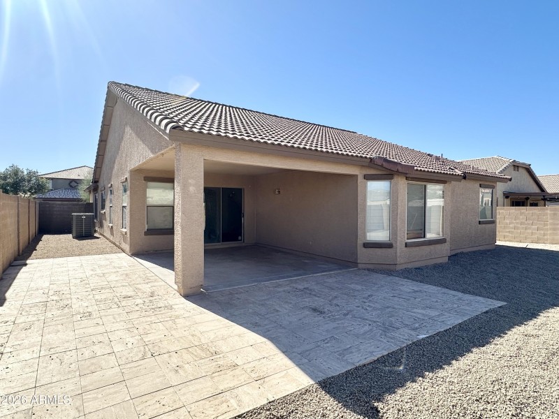 TILED EXPANSIVE PATIO
