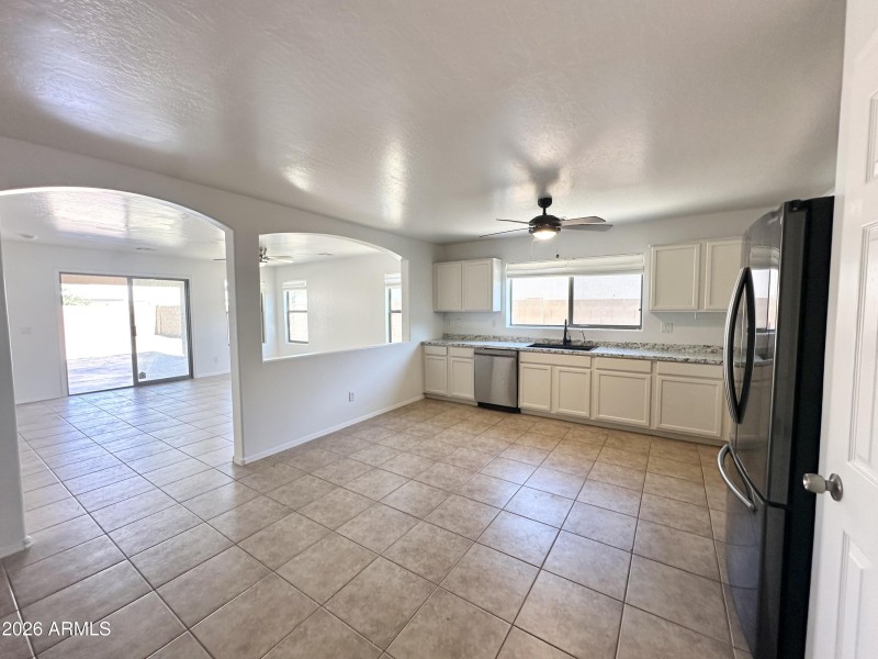 WHAT A LARGE KITCHEN