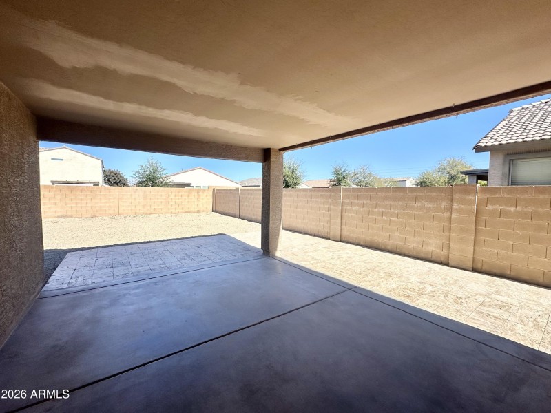 GRAND COVERED PATIO