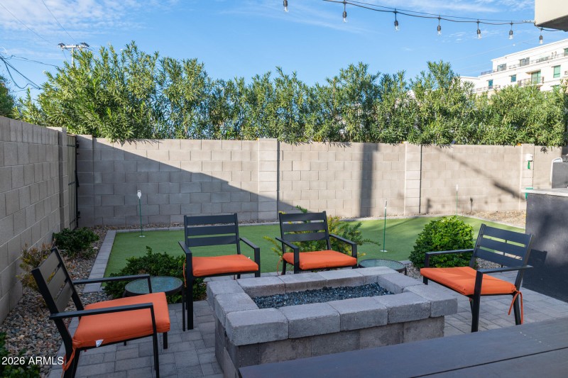 3732n68thst-13