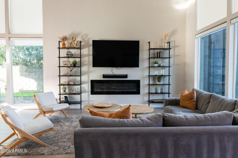 3732n68thst-18