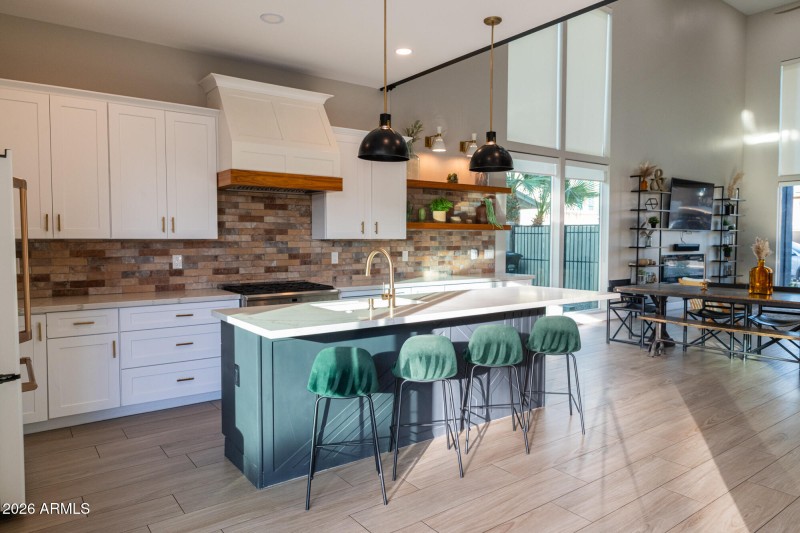 3732n68thst-29