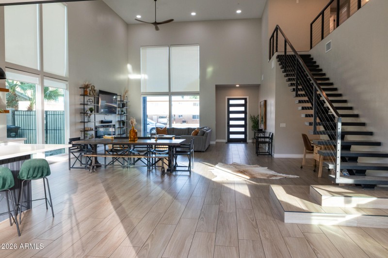 3732n68thst-30