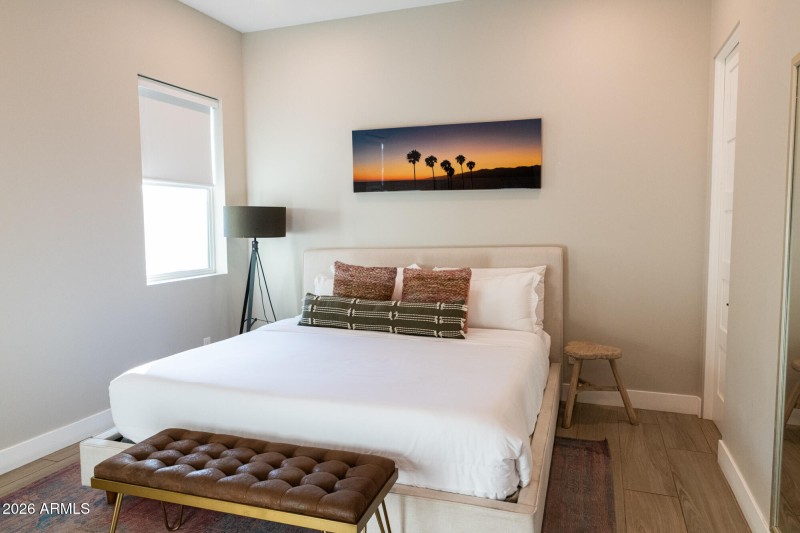 3732n68thst-40