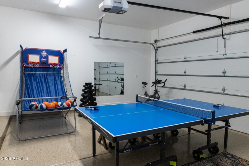 3732n68thst-53
