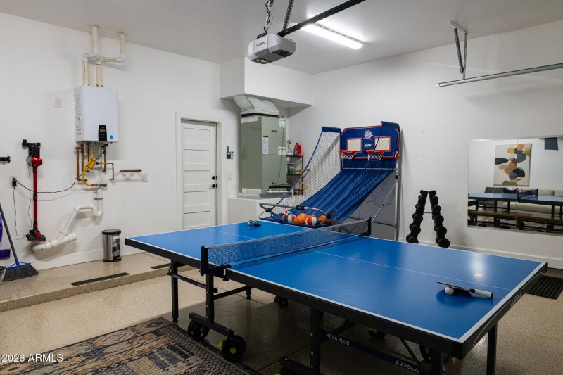 3732n68thst-54