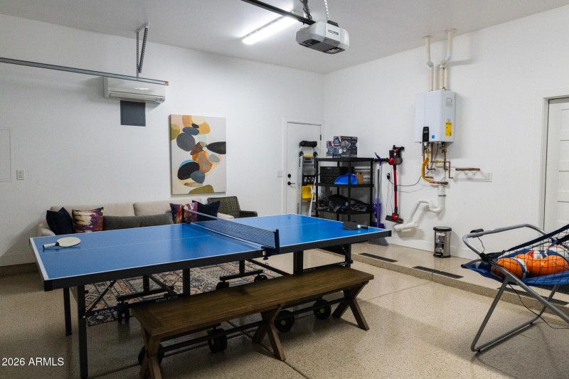 3732n68thst-55