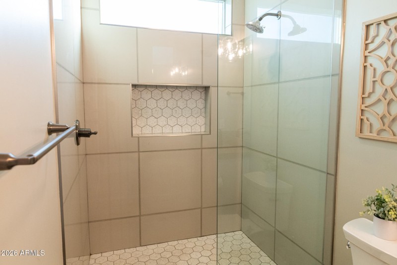 3732n68thst-75