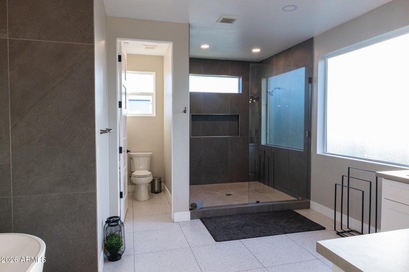 3732n68thst-97