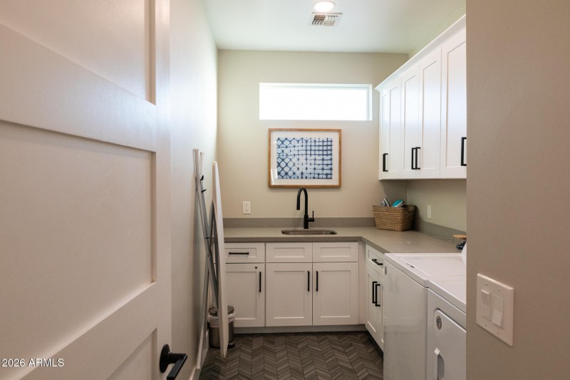 3732n68thst-107