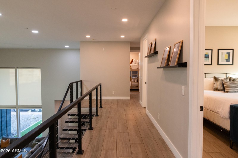 3732n68thst-112