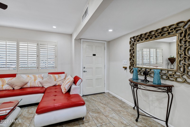 3707 W Caron St-7