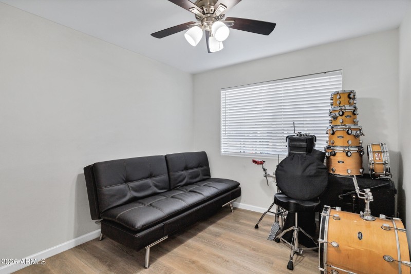 3707 W Caron St-15