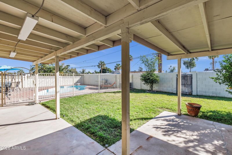3707 W Caron St-25