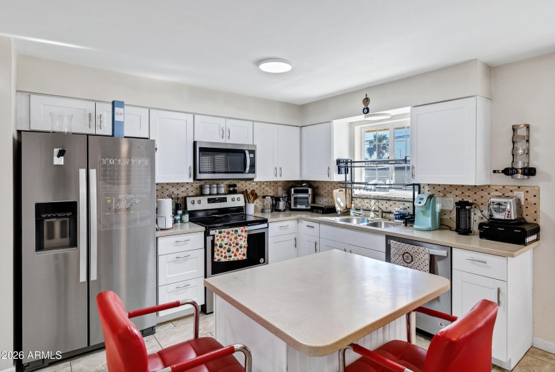 3707 W Caron St-10
