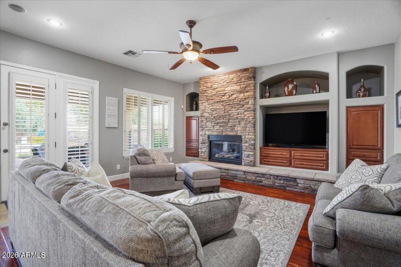 17-3370 E Cherrywood Pl_RedHogMedia