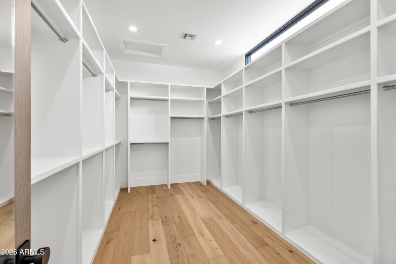 Interior (32 of 32)