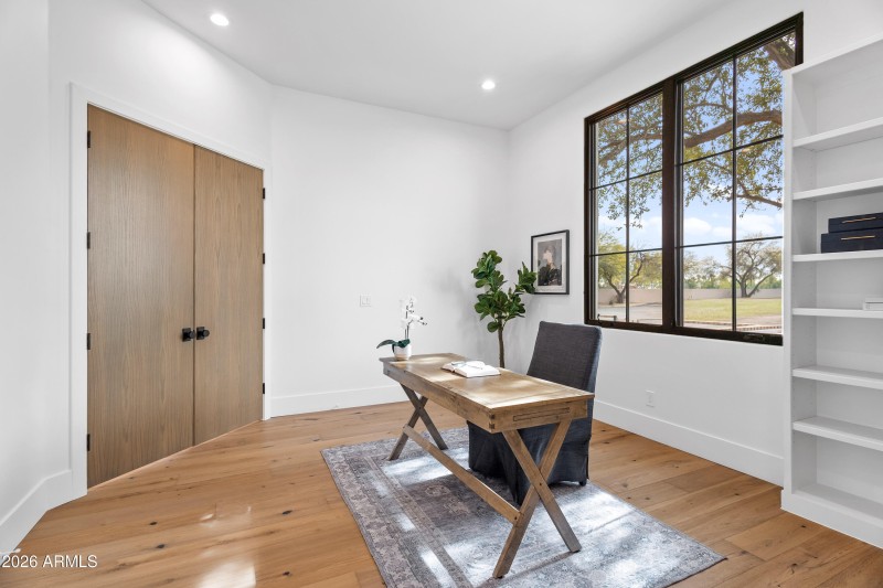 Interior (2 of 32)