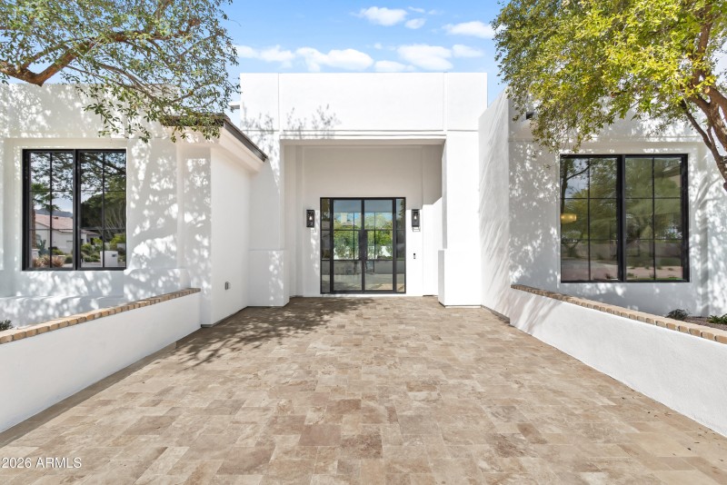 Exterior (5 of 8)