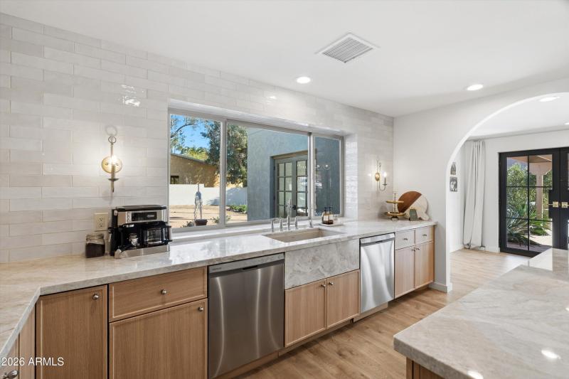 16-Kitchen