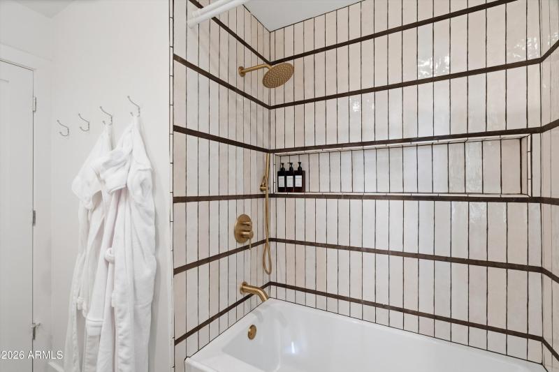 40-Bathroom 2