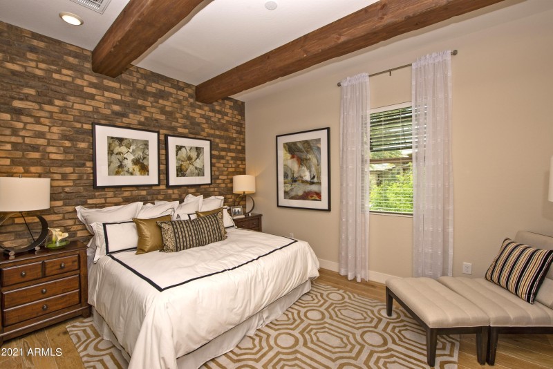 010_Master Bedroom
