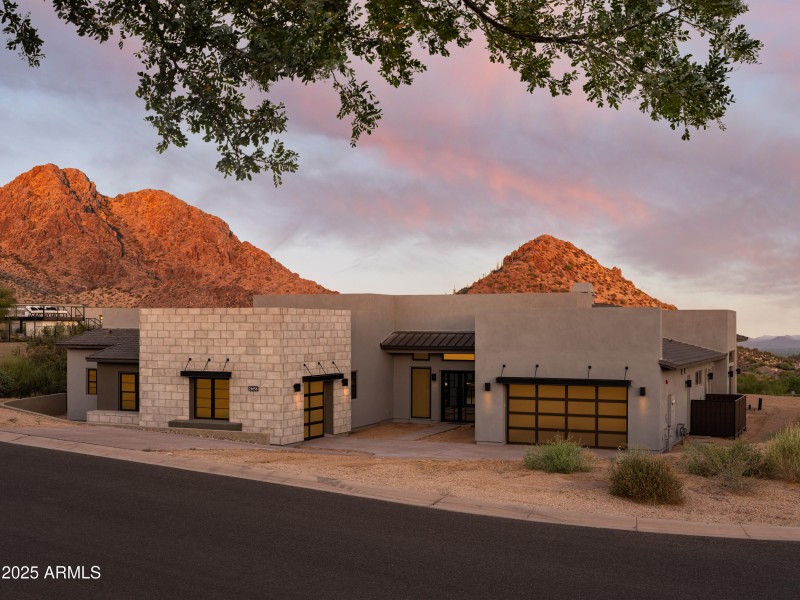 Strunning Curb Appeal