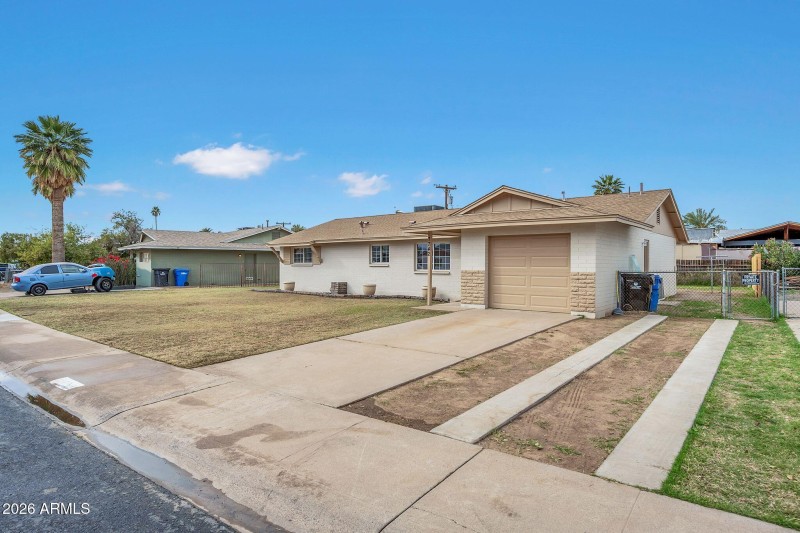 7742 W Fairmount Ave-3