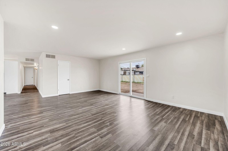 7742 W Fairmount Ave-7