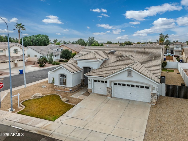 1695 E Monterey St-4
