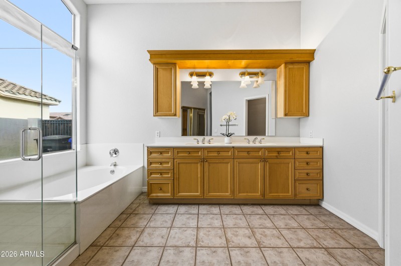 1695 E Monterey St-31