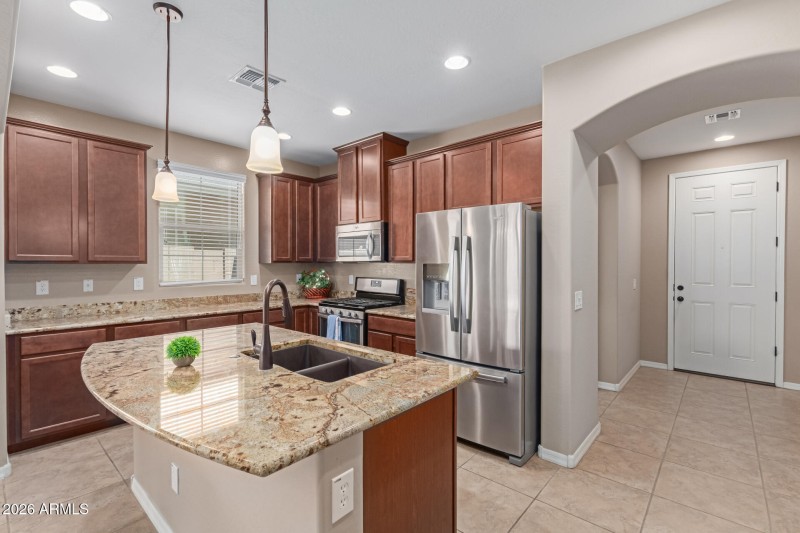 Kitchen & Entry