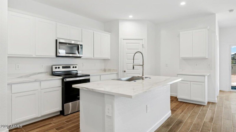 Saguaro kitchen 2