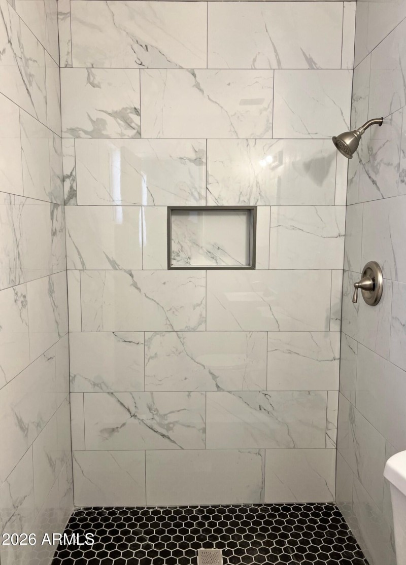 Master Shower 2