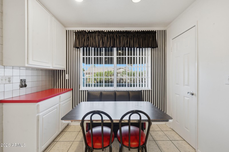 Eat-in Kitchen