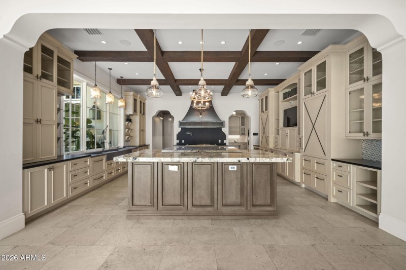 Exeter Blvd Kitchen