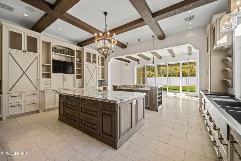Exeter Blvd Kitchen