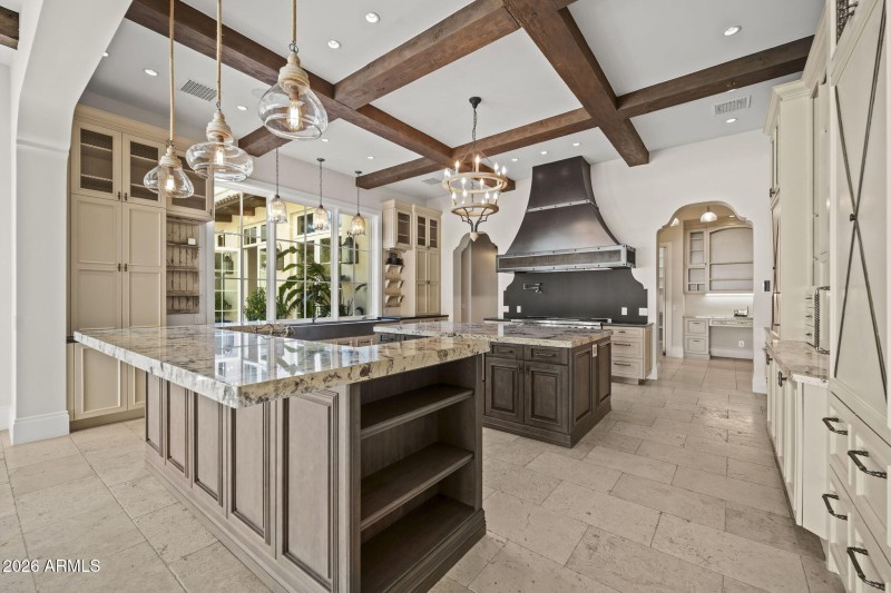 Exeter Blvd Kitchen