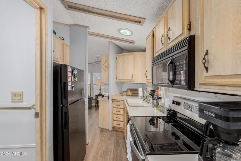 15 Kitchen