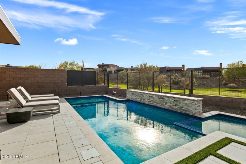 31-web-or-mls-Back Exteriors